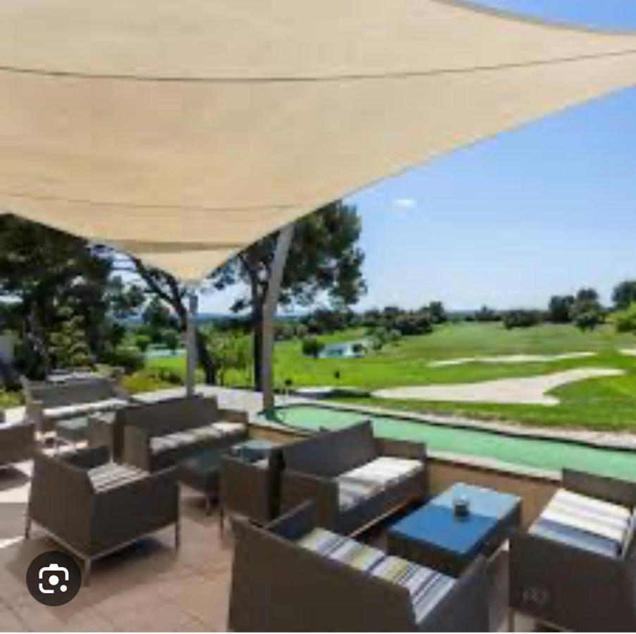 Appartement Golf De Saumane 2 Chambres 2 A 4 Personnes Екстериор снимка