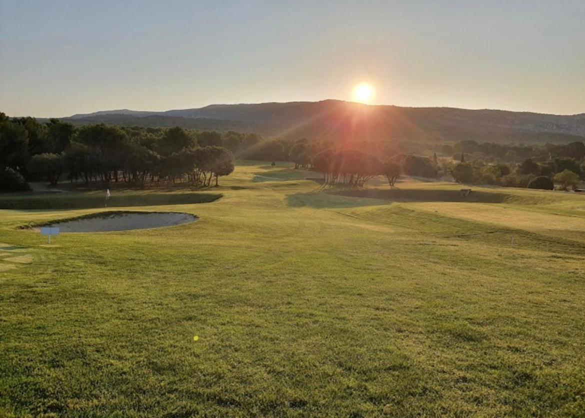 Appartement Golf De Saumane 2 Chambres 2 A 4 Personnes Екстериор снимка